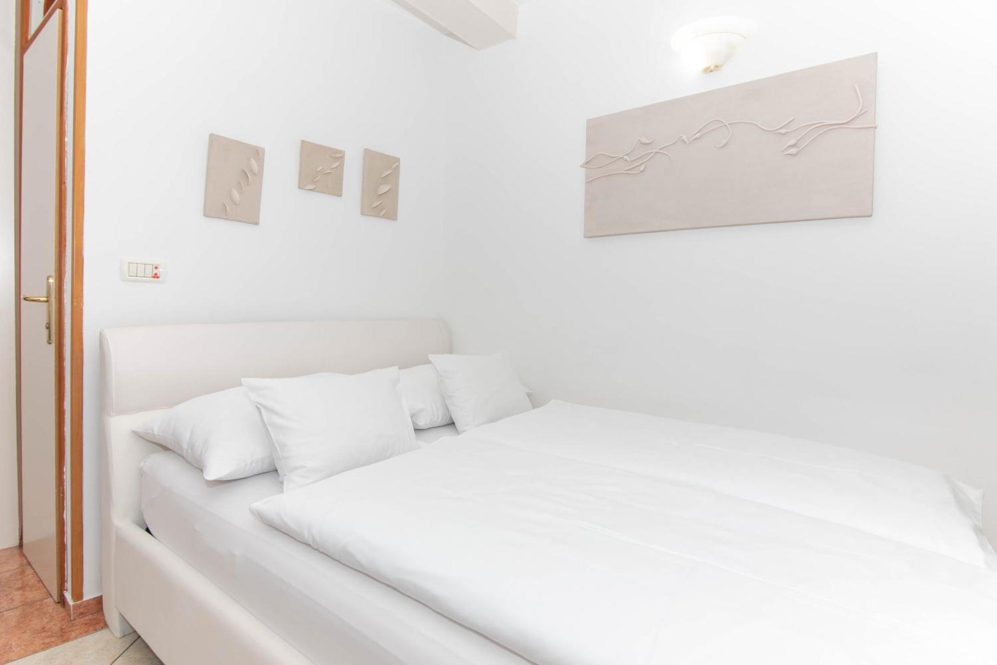 Bed And Brekfast Donatella Bed & Breakfast Пиран Екстериор снимка